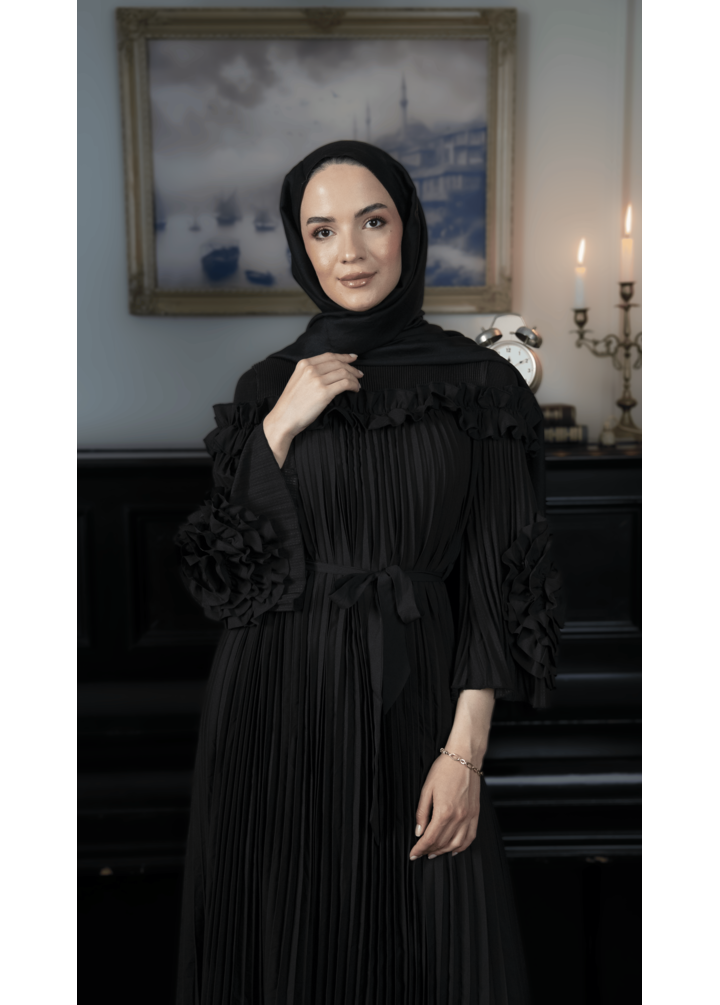 Saray Gülü Siyah Elbise