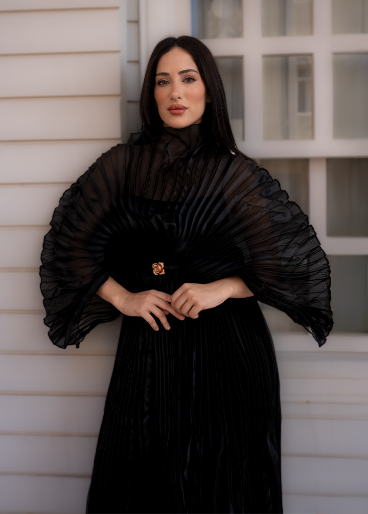 Şık Omuzdan Askılı Elbise