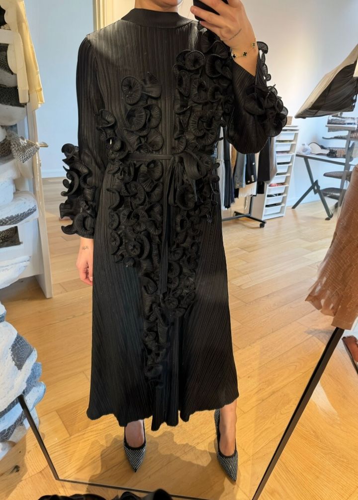 Fırfırlı 3 Boyutlu Elbise