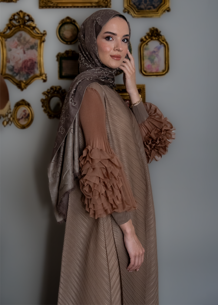 Gül Detaylı Miyake Elbise Vizon