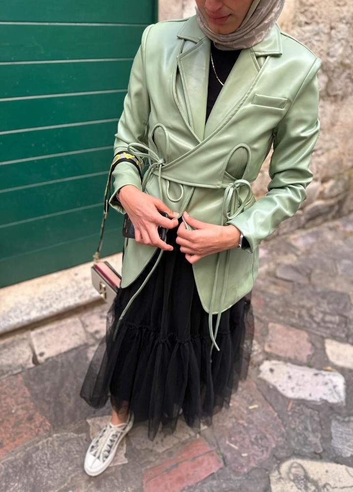 Yeşil Kuşaklı Tasarım Deri Ceket